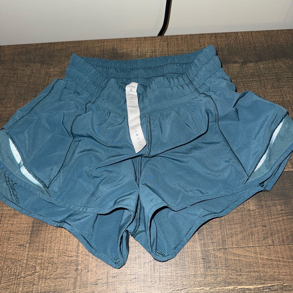 Teal lululemon Hotty Hot Low-Rise Lined Short 2.5" size 2